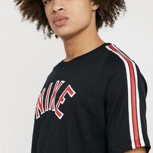 Nike Striped Sleeves Shirt Boys XL Black